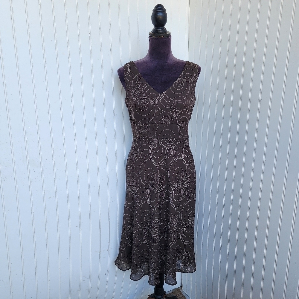 Ann Taylor Sleeveless Fit & Flare Midi Dress Swivel Print V-Neck Sz 6
